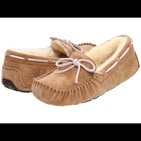 UGG Shoes - Ugg Dakota woman moccasin size 7